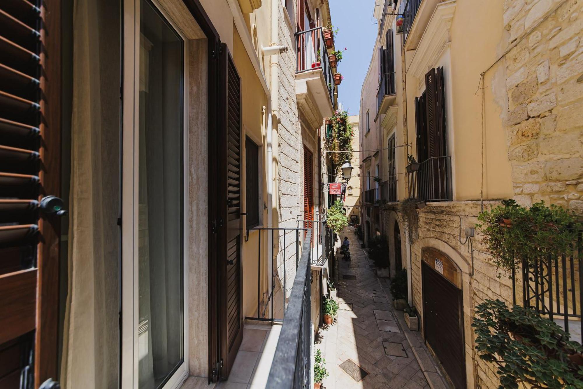 Vallisa 72 - Centro Storico Bari Exteriör bild