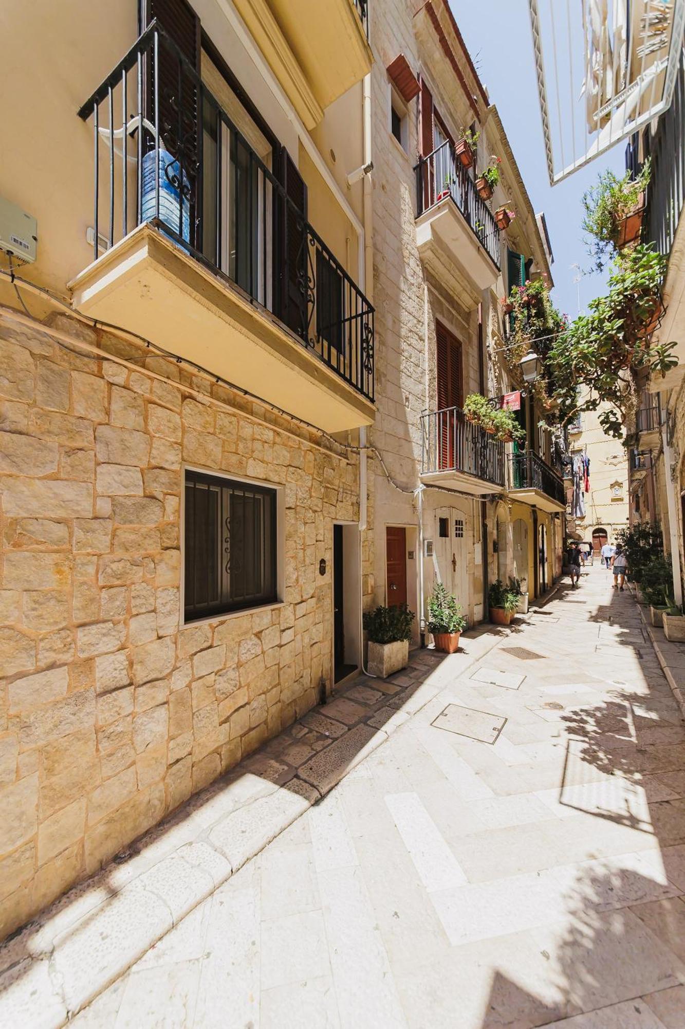Vallisa 72 - Centro Storico Bari Exteriör bild
